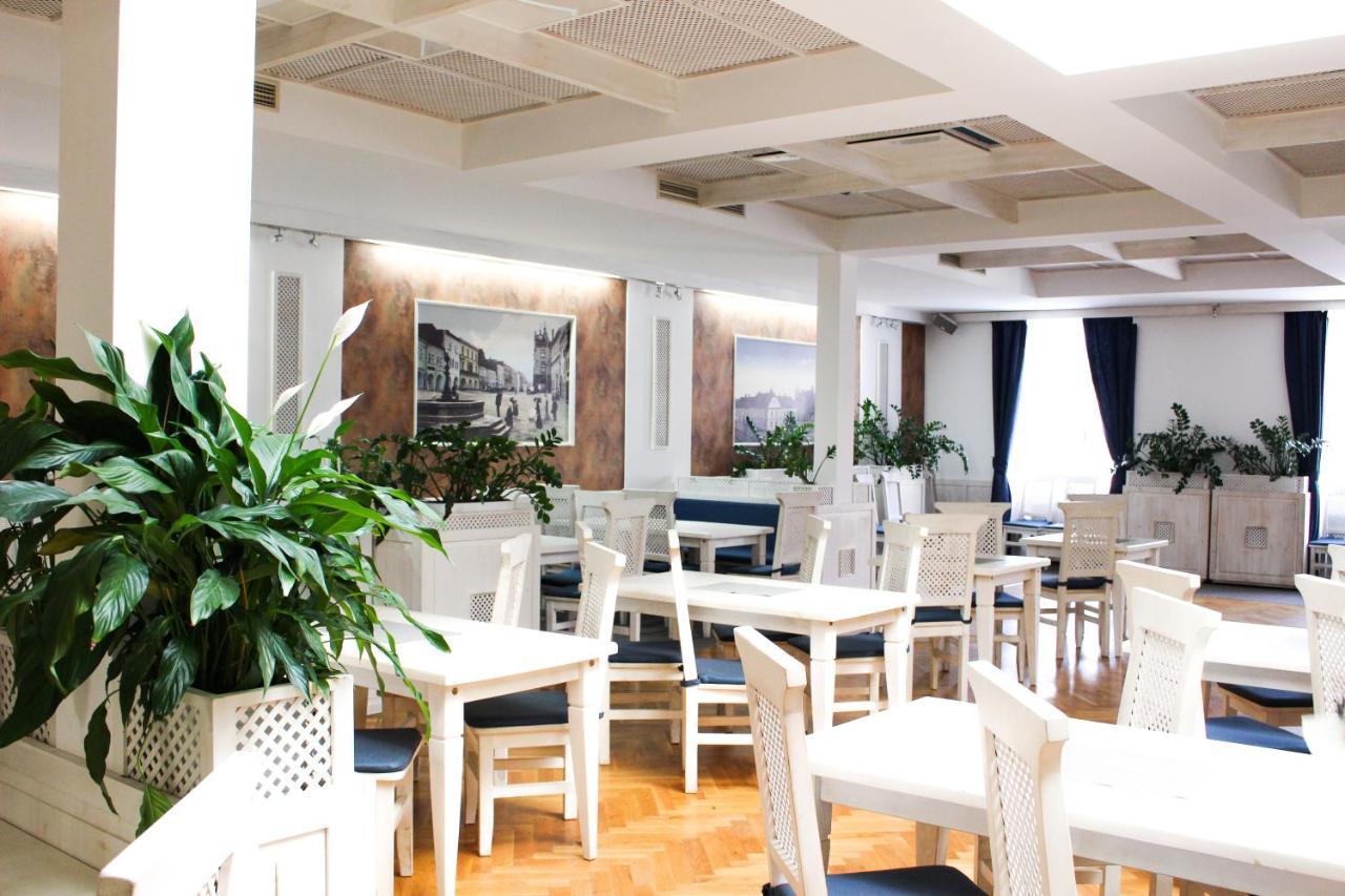 סביטאבי Hotel Slavia מראה חיצוני תמונה