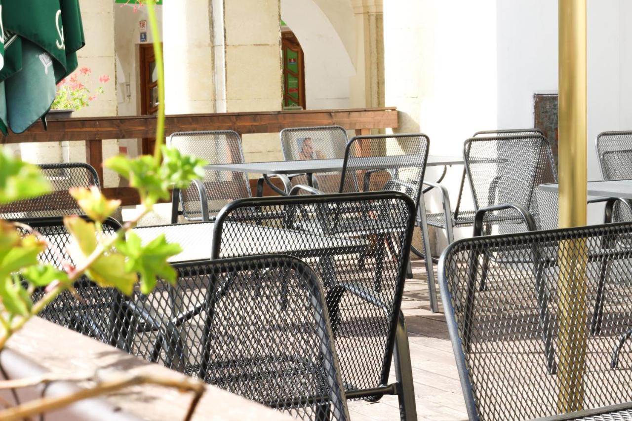 סביטאבי Hotel Slavia מראה חיצוני תמונה