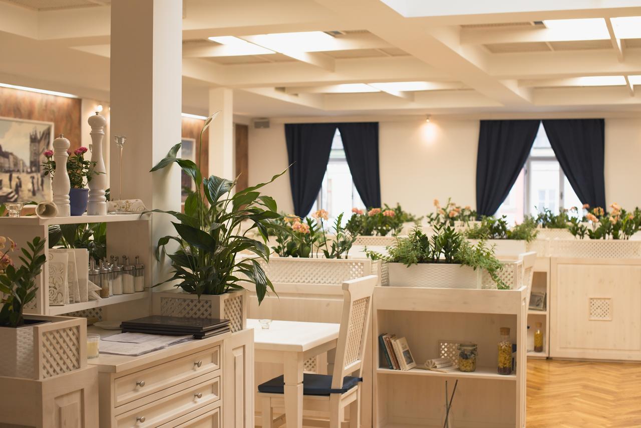 סביטאבי Hotel Slavia מראה חיצוני תמונה