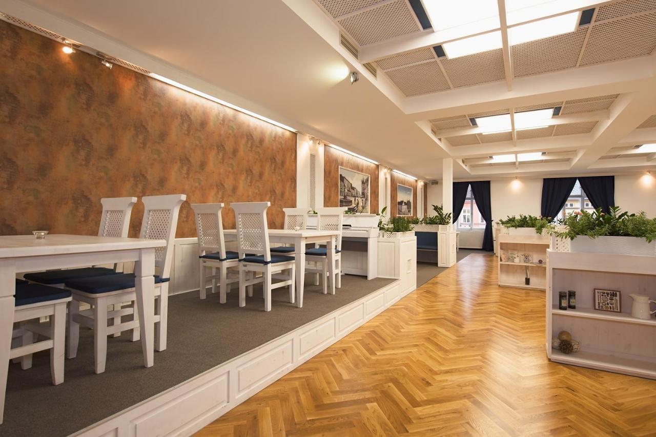 סביטאבי Hotel Slavia מראה חיצוני תמונה